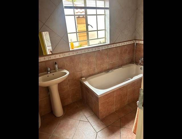 3 BEDROOM TOWNHOUSE FOR SALE IN SAFARI GARDENS